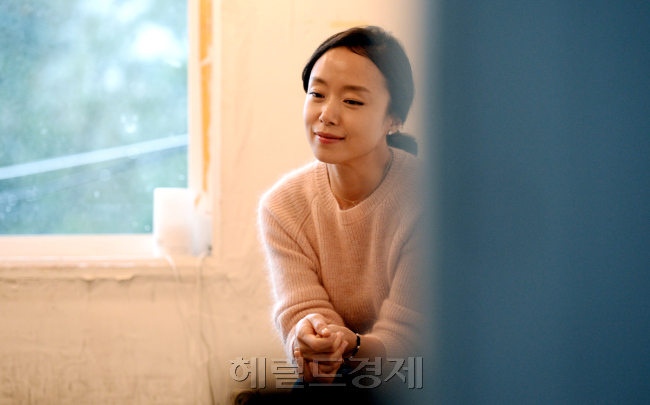 전도연(영화배우)
방은진 감독과 만들어낸
소외된 한 여성의 이야기