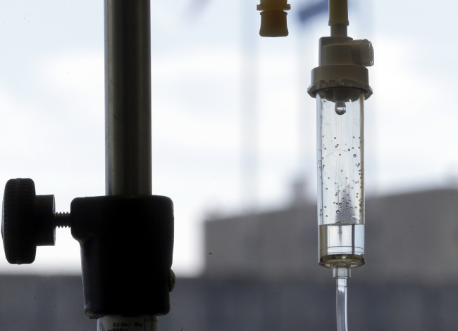 Chemotherapy is administered to a cancer patient via an intravenous drip at Duke Cancer Center in Durham, North Carolina.   AP-Yonhap News