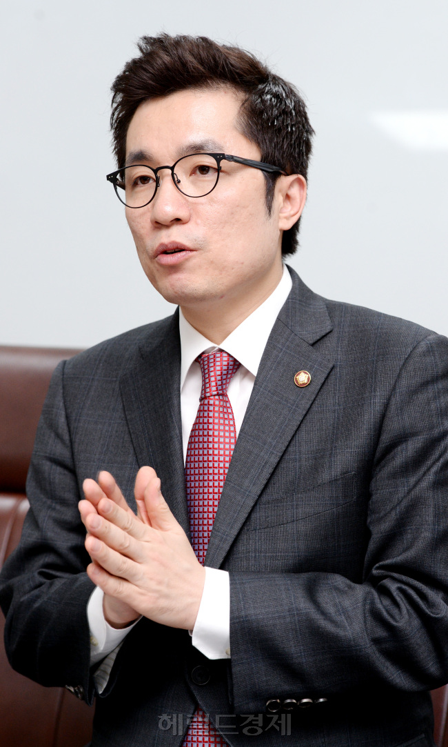 새누리당 김상민 의원 인터뷰. 박현구 기자phko@heraldcorp.com 2013.12.12
새누리당 김상민 의원 인터뷰. 박현구 기자phko@heraldcorp.com 2013.12.12
새누리당 김상민 의원 인터뷰. 박현구 기자phko@heraldcorp.com 2013.12.12