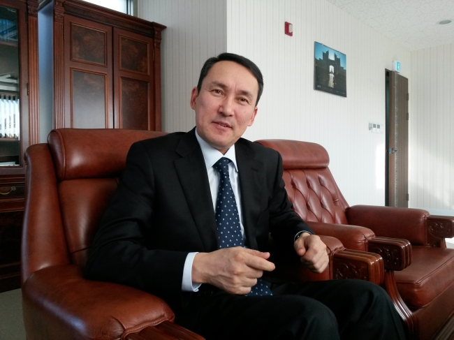 Kazakh Ambassador to South Korea Dulat Bakishev talks about the significance of the recent visit to Korea by his country’s new prime minister in an interview with The Korea Herald at his office in Seoul on Friday.
Philip Iglauer/The Korea Herald