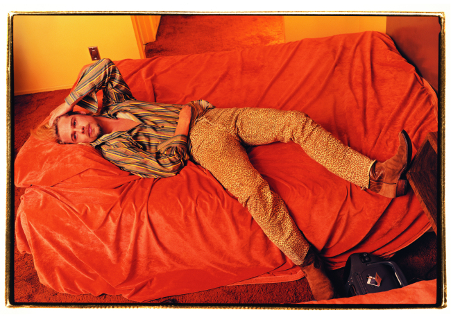 Annie Leibovitz, Brad Pitt, Las Vegas, 1994
　ⓒ Annie Leibovitz from A Photographer’s Life 1990?2005, Courtesy of Vanity Fair
　