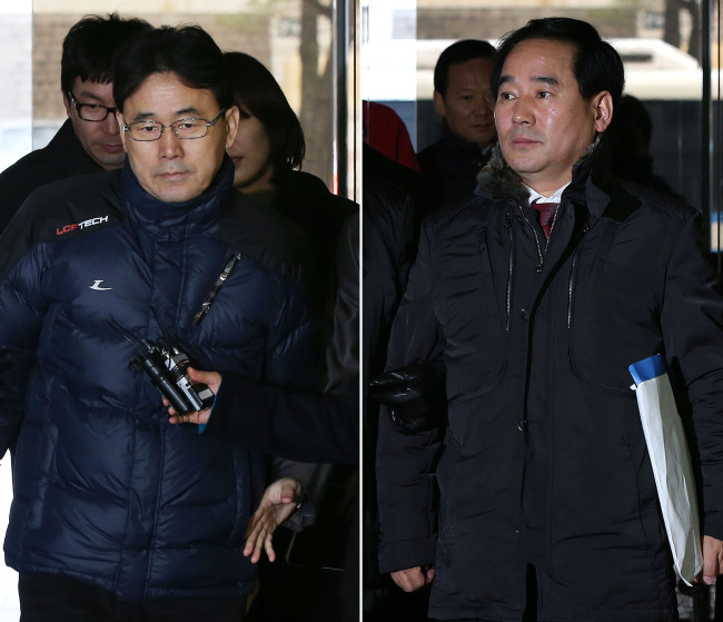Cho Oh-young (left), an administrative official at Cheong Wa Dae and Cho E-jae, a director at Seocho-gu Office, enter Seoul Central District Court on Tuesday to attend a hearing to examine the two officials’ arrest warrants sought by the prosecution. The two are suspected of illegally accessing personal information of a boy alleged to be the illegitimate son of former Prosecutor General Chae Dong-wook.   Yonhap News