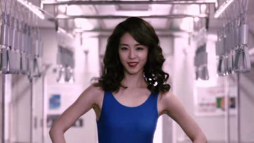 이연희(탤런트/영화배우)
배우 이연희가 지하철에서 과감한 노출을 보였다.
