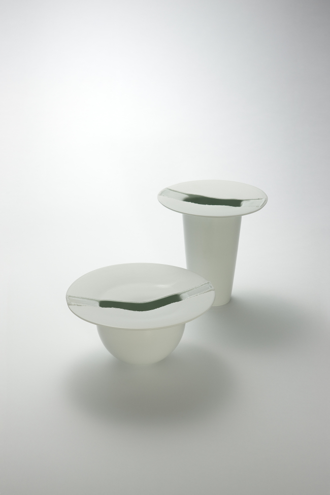 White vases by Ko Hee-sook.   Craft Trend Fair