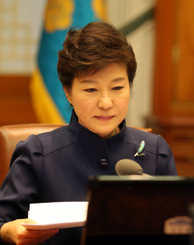 박근혜(대통령/대한민국대통령)
President Park Geun-hye marks the first anniversary of her election victory this week amid concerns about potential instability in North Korea, a standoff with striking rail workers and persisting allegations of state tampering in last year”s election race.
President Park Geun-hye.   Yonhap News