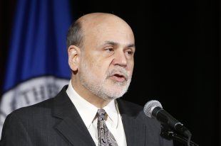 벤버냉키(BenBernanke/외국공무원/전교수/연방준비제도이사회의장)
벤 버냉키 미국 연방준비제도 의장은 18일(현지시각) “양적완화 축소 결정은 경기 및 고용 상황이 개선되고 있다는 신호로 내년 채권매입 규모를 더 줄일 수 있을 것”이라고 말했다.
