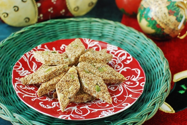 Kkaegangjeong (sesame crunch) (Korean Bapsang)