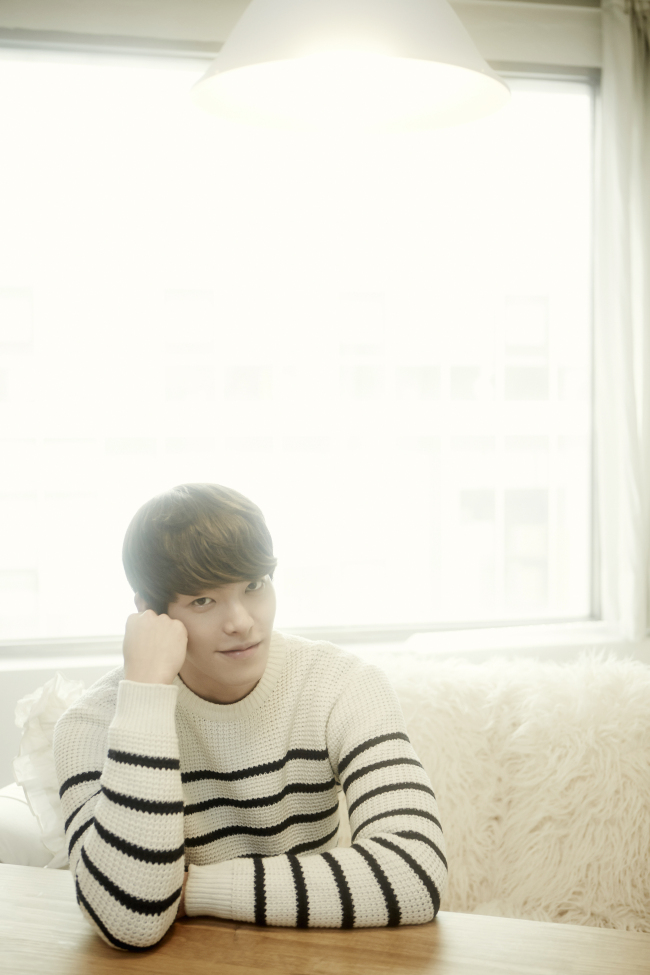 김우빈(김현중/모델/탤런트)
‘반항아 고딩’에 여심(女心)이 술렁였다. 10대 초등학생들에게 받은 사랑도 만만치 않다. “쓰레기라 생각할 만큼 악랄했기에 예상치 못했던 관심이라 당황스럽다”지만, 이미 예견된 인기였다.