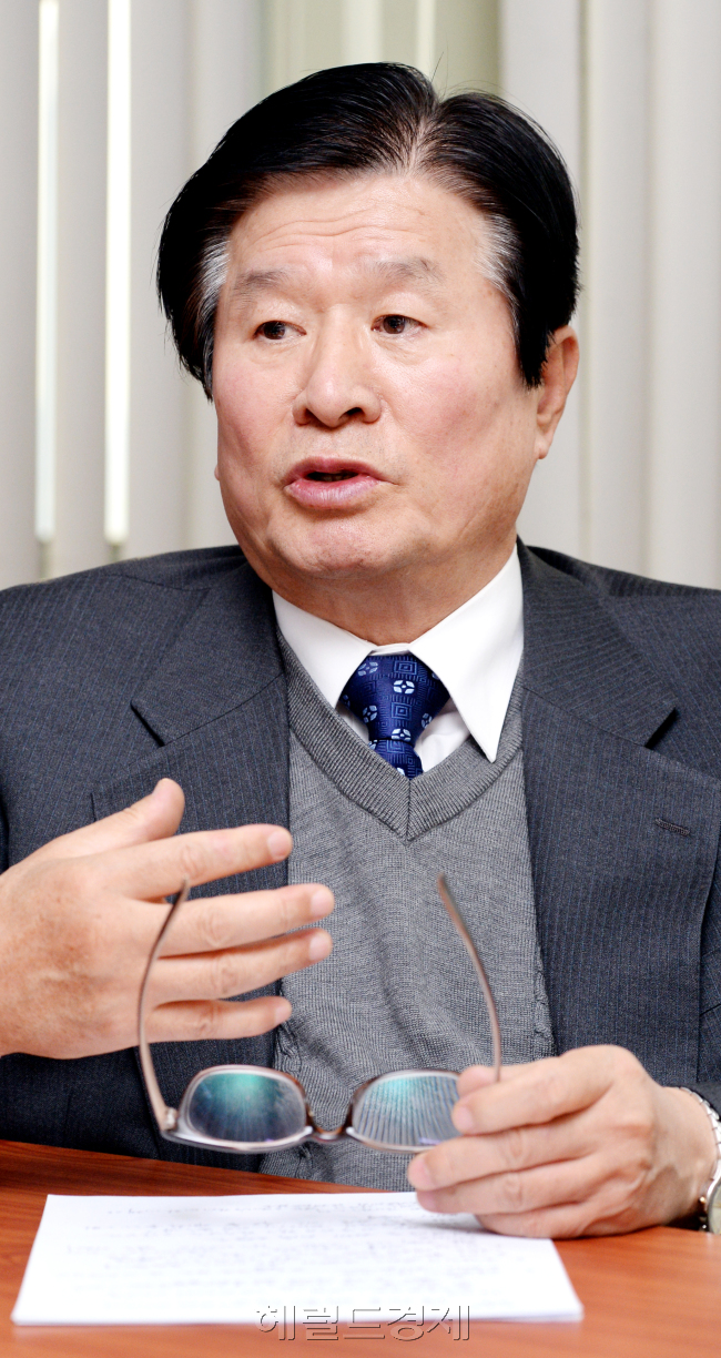 문두식 전 기무사령관 인터뷰. 박현구 기자phko@heraldcorp.com 2013.12.17
문두식 전 기무사령관 인터뷰. 박현구 기자phko@heraldcorp.com 2013.12.17
문두식 전 기무사령관 인터뷰. 박현구 기자phko@heraldcorp.com 2013.12.17