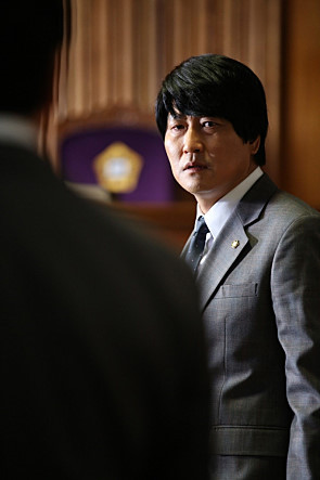 송강호(영화배우)
변호인’ 관객수 상승과 함께 예매 취소사태가 벌어지고 있다는 소식이 전해졌다.