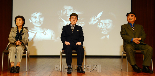 한명숙 안다성 명국환<br />김명섭 기자 msiron@heraldcorp.com
한명숙 안다성 명국환
김명섭 기자 msiron@heraldcorp.com
한명숙 안다성 명국환
김명섭 기자 msiron@heraldcorp.com