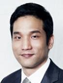 이태성(기업인/세아홀딩스상무)
총매출액 수 조원대의 중견 그룹사들에도 3세 경영이 본격화되고 있다. 세계적인 불황으로 경영사정이 어려워지자 오너십을 강화해 이를 돌파하려는 수로 읽혀진다.