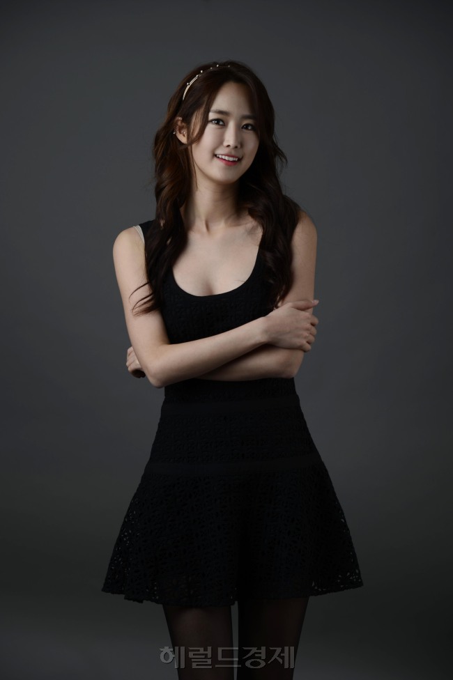정주연(모델/영화배우)
“물인 줄 알고 덥석 마셨다가 목에 턱 하고 걸리는 톡 쏘는 맛에 놀랐죠. 그 짜릿한 탄산에 매료됐고요.”