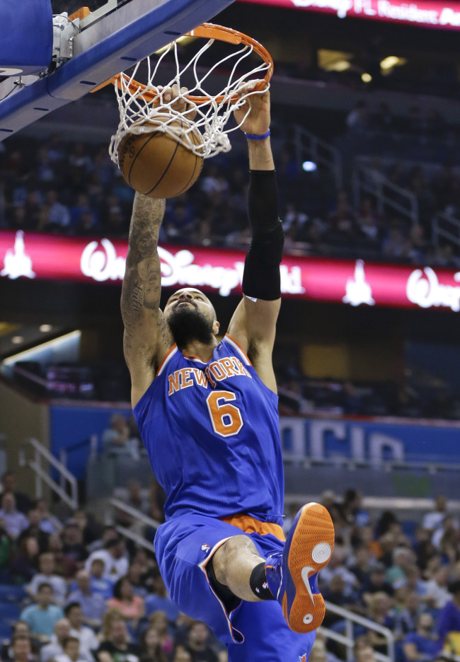 New York Knicks center Tyson Chandler dunks against the Orlando Magic on Monday.   AP-Yonhap News