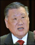 정몽구(기업인/현대기아자동차그룹대표이사회장)
현대자동차그룹 회장이 “글로벌 경영환경을 면밀히 분석해 시장 변화에 선제적으로 대응하라”고 해외 법인장들에게 주문했다.