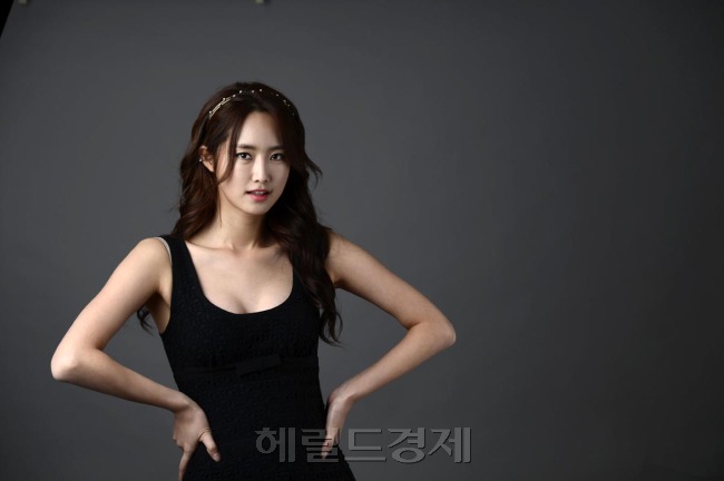 정주연(모델/영화배우)
“물인 줄 알고 덥석 마셨다가 목에 턱 하고 걸리는 톡 쏘는 맛에 놀랐죠. 그 짜릿한 탄산에 매료됐고요.”