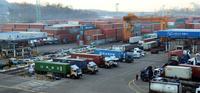 Train cargo is parked at the Uiwang Interior Container Depot in Uiwang, Gyeonggi Province, Tuesday, as train workers continued their strike.   Kim Myung-sub/The Korea Herald