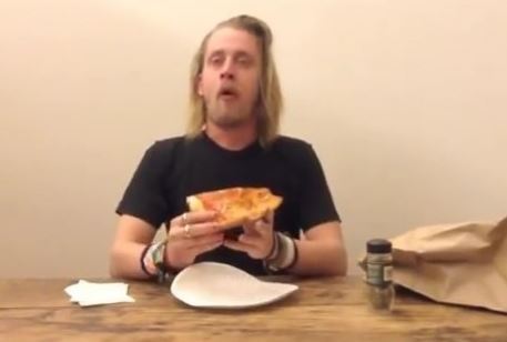 맥컬리컬킨(MacaulayCulkin/영화배우)
영화 ‘나홀로 집에’의 아역 출신 배우 맥컬리 컬킨이 초췌한 근황으로 누리꾼들의 안타까움을 자아냈다.
