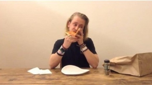 맥컬리컬킨(MacaulayCulkin/영화배우)
영화 ‘나홀로 집에’의 아역 출신 배우 맥컬리 컬킨이 초췌한 근황으로 누리꾼들의 안타까움을 자아냈다.