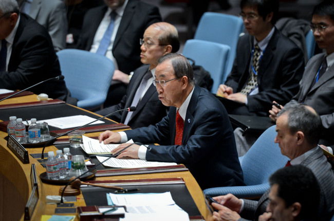 United Nations Secretary-General Ban Ki-moon (center) speaks during a U.N. Security Council meeting on South Sudan, at the U.N. headquarters in New York on Tuesday.   Xinhua-Yonhap News