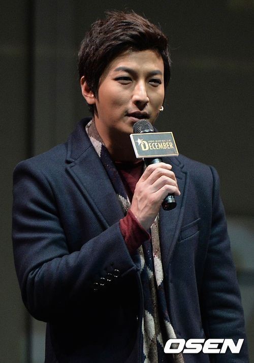박건형(영화배우/뮤지컬배우)
배우 박건형이 일반인 여자친구와의 열애설을 인정했다.