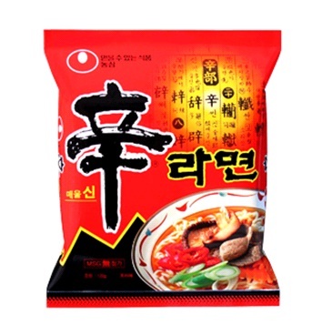 한국인이라면 빼 놓을 수 없는 필수 식자재, 라면은 올해도 ‘베스트’라는 왕좌를 농심의 ‘신라면’에 내줬다. 농심의 ‘신라면’은 연간 8억봉 상당이 팔리는 베스트 브랜드다.