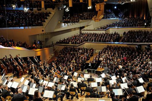 The Berlin Philharmonic Orchestra’s New Year’s Concert will be screened at Megabox theaters on Jan. 3. (Megabox)