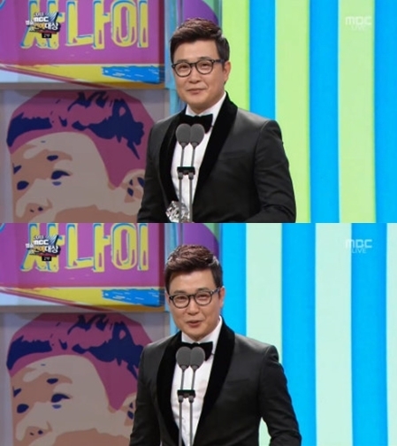 김성주(MC/전아나운서)
방송인 김성주가 MBC 연예대상 PD상을 받고 아버지에게 감사를 전했다.