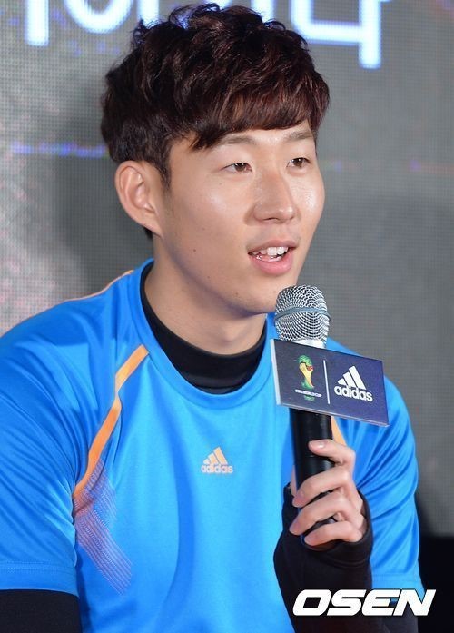 손흥민(축구선수/TSV바이엘04레버쿠젠포워드)
‘손세이셔널’ 손흥민(21·레버쿠젠)이 올해 최고의 활약을 펼친 아시아 축구 선수로 선정됐다.