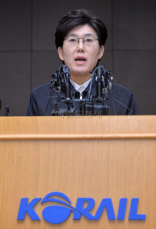 최연혜(공기업인/전대학총장/한국철도공사사장)
“파업이 이렇게 길어질 줄 몰랐습니다. 월급도 130만원 적게 나왔고, 이것저것 다 떼고나니 손에 쥔 건 5만원가량이더군요…불안감이 엄습했습니다”