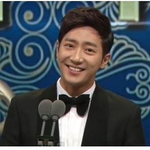 이상엽(탤런트/영화배우)
배우 이상엽이 수상소감에서 공개 연인인 배우 공현주를 언급해 눈길을 끌고 있다.