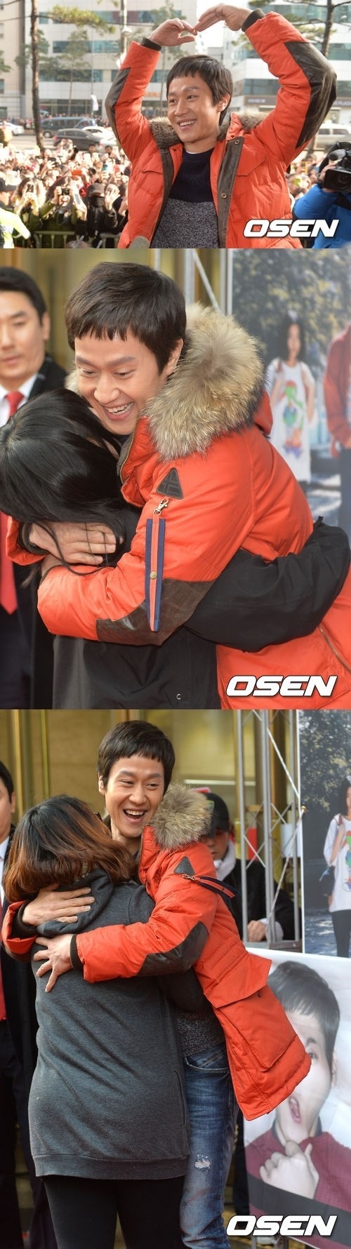 정우(김정국/영화배우/탤런트)
배우 정우의 프리허그 소식에 누리꾼들의 시선이 쏠리고 있다.