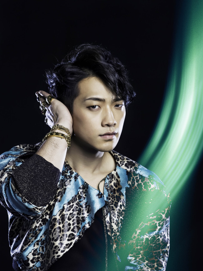 비(정지훈/가수/영화배우)
Singer, dancer, actor and all-around entertainer Rain has finally made his much-awaited return to the local music scene in full force with the release of his sixth studio album “Rain Effect” on Thursday, just six months after being discharged from military service.