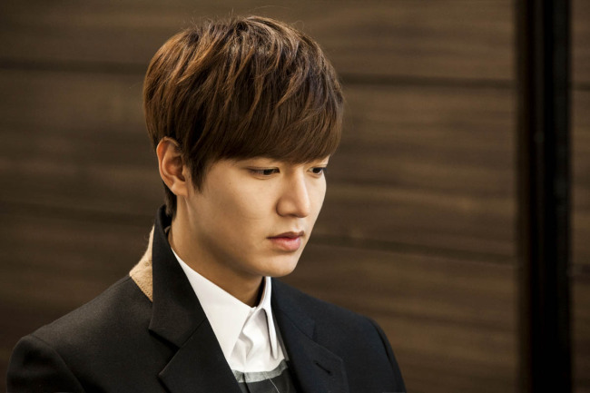 이민호(탤런트/영화배우)
배우 이민호(26)의 중국에서의 반응이 엄청나다. 이민호가 최근 중국을 방문했을때 기자는 공교롭게도 중국에 있었다.