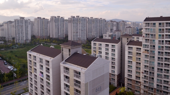 An aerial view of a new apartment complex in Pangyo, Gyeonggi Province.   The Korea Herald