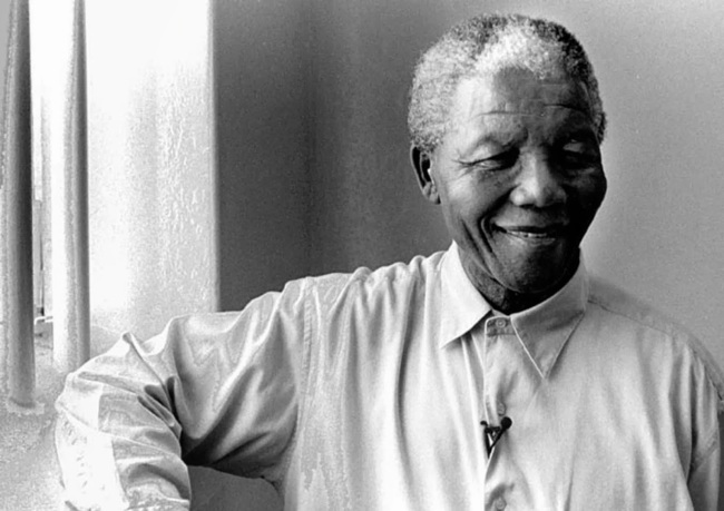 넬슨만델라(NelsonMandela/전국제기관단체인/전정치인)
참 못났다. 아니, 너무 못나 보인다. 2013년을 ‘어글리 코리아(Ugly Korea)’로 이끈 대한민국 리더층을 두고 하는 말이다. 지난 한해 한국의 리더십은 실종됐다.