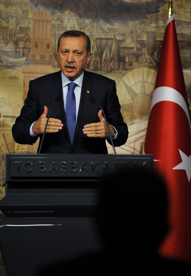 Turkish Prime Minister Recep Tayyip Erdogan speaks at a news conference in Istanbul on Friday.   Xinhua-Yonhap News