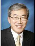 유창근(기업인/현대상선사장)
유창근<사진>현대상선 사장이 올 해 하반기부터 해운 경기가 본격 회복될 것으로 전망했다.