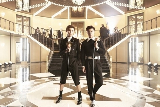 최강창민(좌부터/심창민/가수/탤런트/동방신기),유노윤호(정윤호/가수/탤런트/동방신기)
그룹 동방신기 정규 7집이 발매 직후 음원 차트 1위를 쾌조의 스타트를 보이고 있다.