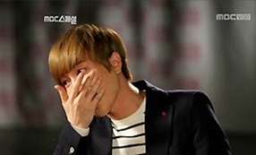 이특(박정수/가수/슈퍼주니어)
슈퍼주니어 이특(30)의 부친·조부모 상 소식이 전해지며 그가 과거에 고백했던 가정사가 다시 회자되고 있다.