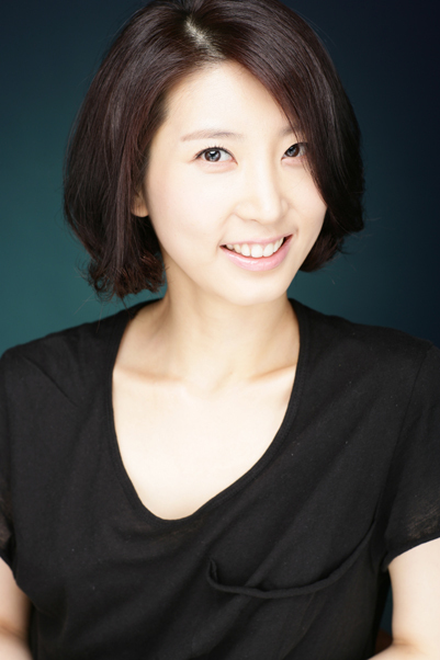 박인영(영화배우)
슈퍼주니어 이특(30·본명 박정수)이 부친과 조부모상을 당한 가운데 함께 빈소를 지키고 있는 누나 박인영(31)에 이목이 집중되고 있다.