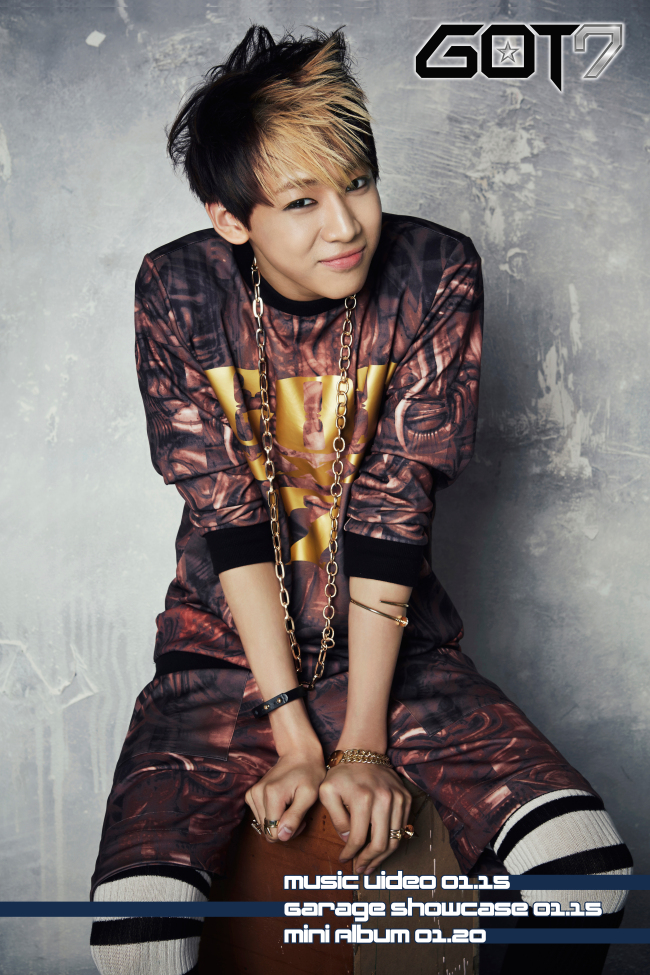 뱀뱀(BamBam/KunpimookBhuwakul/화제인물GOT7)
케이팝의 선두주자 SM ㆍYGㆍ JYP가 앞으로 5년을 이끌 차세대 트로이카 체제를 구축, 본격 경쟁에 들어간다. 이들 3사는 동방신기, 빅뱅, 2PM 이후 미래 ‘먹거리’로 신인 보이그룹을 출격시키며 새 진용을 짜나가고 있다.