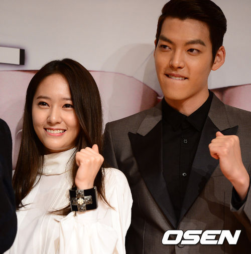 크리스탈(좌부터/정수정/가수/에프엑스),김우빈(김현중/모델/탤런트)
배우 김우빈이 에프엑스 멤버 크리스탈을 이성으로 느껴지는 배우로 꼽았다.