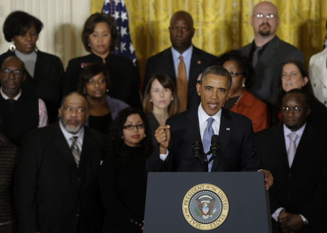 President Barack Obama speaks about unemployment benefits in the East Room of the White House on Tuesday.   AP-Yonhap News