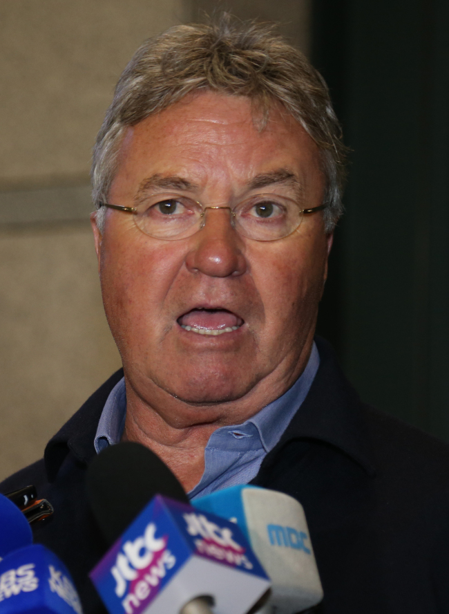 거스히딩크(GuusHiddink/축구감독/전축구선수)
South Korean men’s national football coach Hong Myung-bo said Thursday that former national coach Guus Hiddink advised him to help improve players’ concentration, as the country gets ready for the FIFA World Cup in Brazil.
Guus Hiddink.   Yonhap News