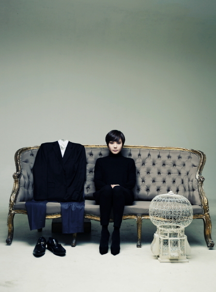 추상미(영화배우/영화감독)
“Re-Atta, Part 1: On-Air Project”: Photographer Atta Kim, whose innovative, striking photographs have received much attention in the global art community, returns with a solo exhibition in Seoul.