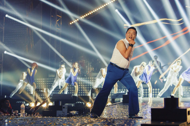 싸이(박재상/가수/음악PD)
Korean rap star Psy has been selected as the goodwill ambassador with the initiatives of promoting hallyu and YouTube as tools for “creative economy” at the upcoming 44th World Economic Forum, which was to be held from Jan. 22 to 25 in Davos, Switzerland.
Psy.    YG Entertainment
