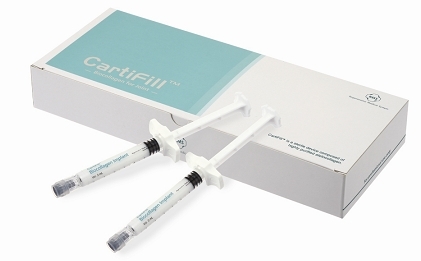 세원셀론텍(대표 장정호)은 연골조직 재생에 사용하는 생체재료 ‘카티필(CartiFillㆍ사진)’이 신의료기술로 인정받았다고 13일 밝혔다.
보건복지부 산하 한국보건의료연구원(원장 임태환)은 카티필 평가 결과, “손상된 연골의 치료에 있어 안전하고 유효한 신의료기술로서 기존에 고시된 신의료기술(대퇴과 연골손상에 대한 생체재료 사용 개량 미세골절술)에 포함되는 동등한 기술로 심의됐다”고 발표했다.