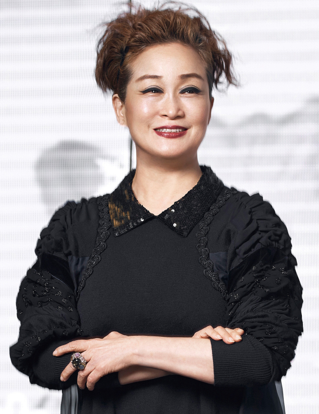 이미경(기업인/CJ그룹부회장)
CJ vice chairwoman Lee Mie-kyung and 30 other Korean business leaders will be hosting the 2014 Korea Night at the World Economic Forum 2014 in Switzerland on Jan. 21.