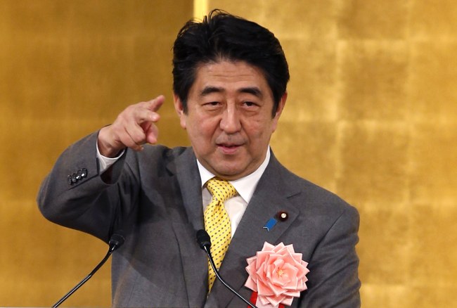 아베신조(AbeShinzo/정치인/일본총리)
Japanese Prime Minister Shinzo Abe is treading an increasingly treacherous diplomatic path with his apparently revisionist view of the country’s imperial-era aggression, deepening regional historical animosity.
